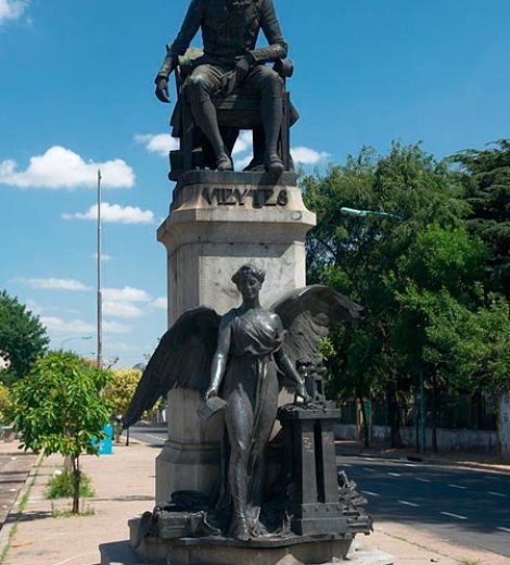 Monumento a Hipólito Vieytes